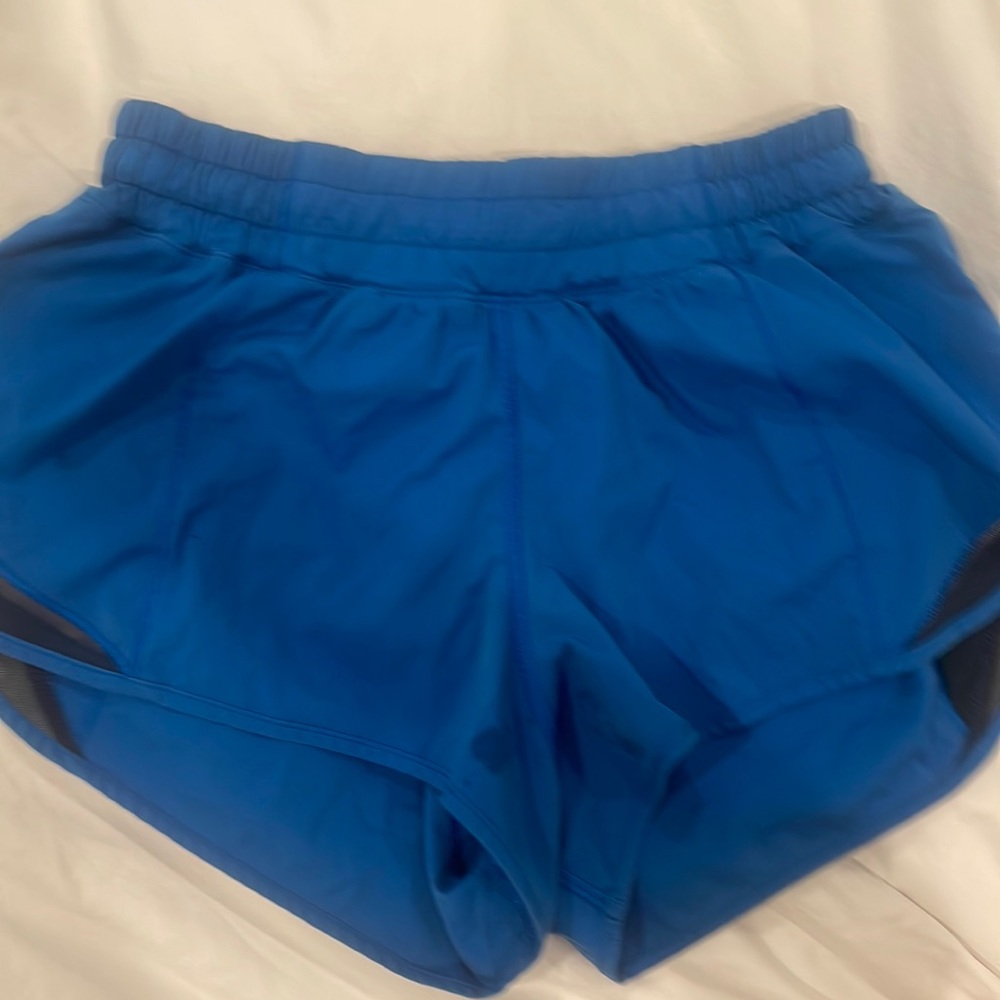 lululemon blue hotty hot shorts 2.5” size 6 with light stains